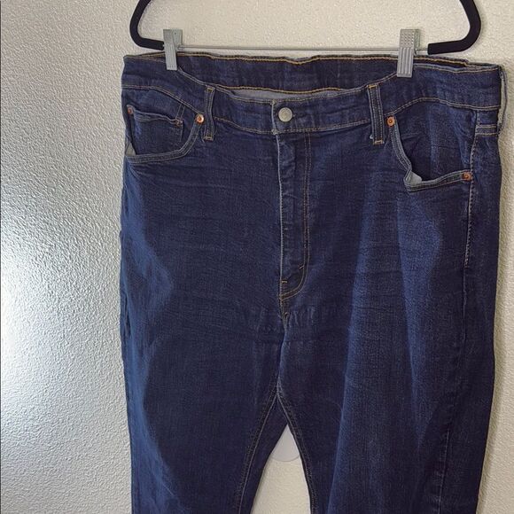Levi's Relaxed Blue Jeans with Classic Style- 42x32 - Picture 2 of 11